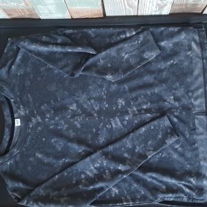 Old Navy Womens Active Top. Stormy Black Gray. Size Small.